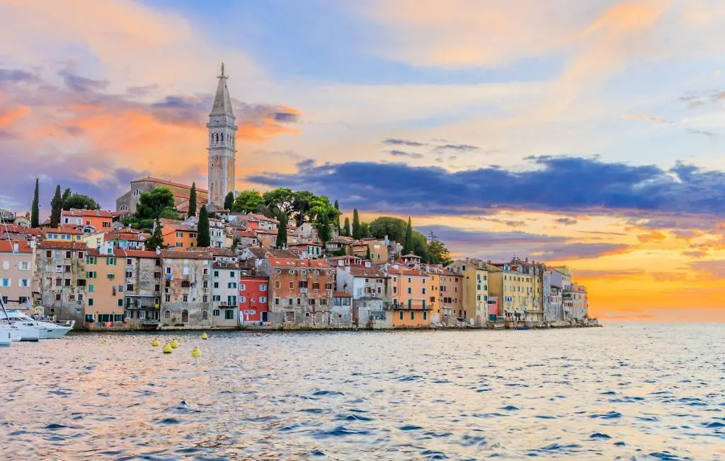 Beautiful Villa Sarizol With Indoor Pool In Rovinj Croatia