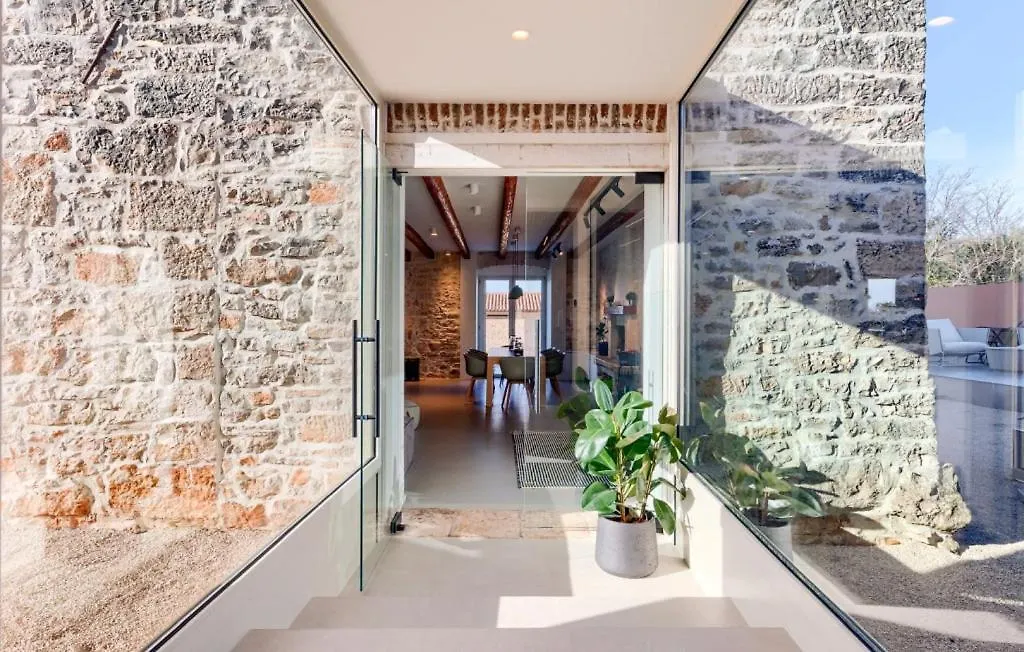 Beautiful Villa Sarizol With Indoor Pool In Rovinj