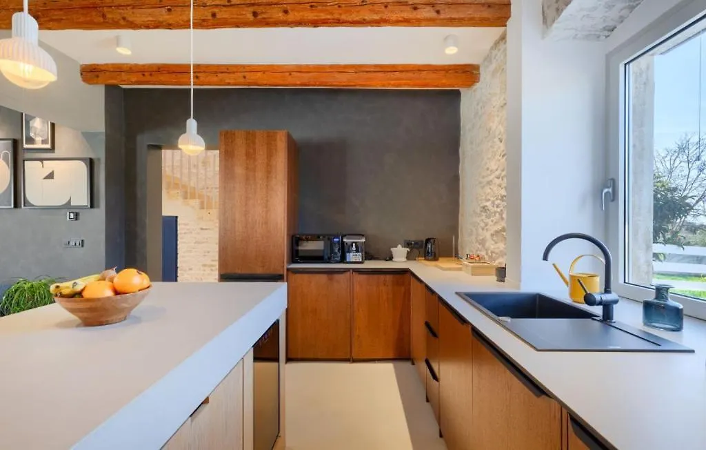 Beautiful Villa Sarizol With Indoor Pool In Rovinj 0*,