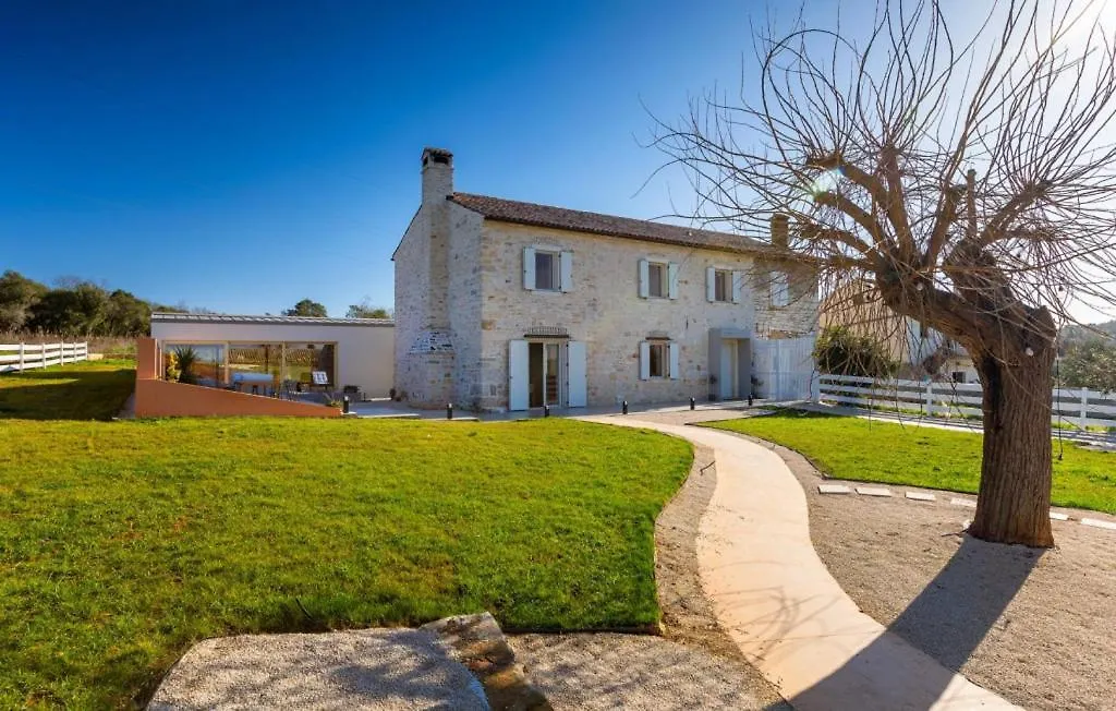 Beautiful Villa Sarizol With Indoor Pool In Rovinj