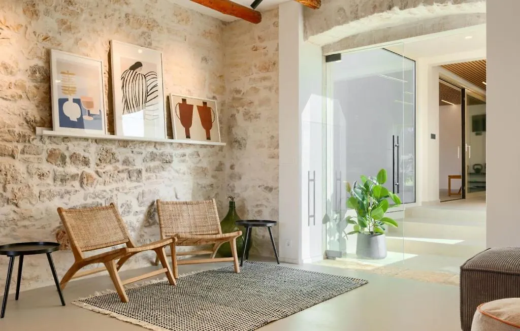 Beautiful Villa Sarizol With Indoor Pool In Rovinj 0*,  Croácia